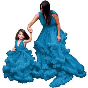 Ensemble robe longue en tulle à volants pour maman et moi, col en V, superposée et moelleuse, pour séance photo de maternité, robe de soirée pour femmes et enfants - Product Image 5