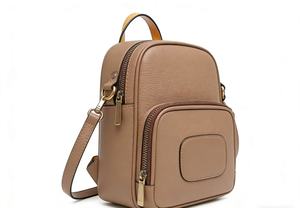 Zaino di Lusso in Vera Pelle di Marca Prestigiosa, Design di Alta Gamma, Leggero e Lussuoso per Pendolari, Zaino da Donna - Product Image 5