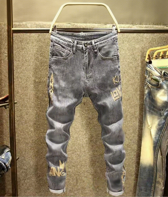 Men's High Waist Light Wash Boyfriend Jeans with Embroidered Gold Casual Streetwear Denim