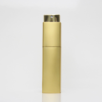 Atomiseur de parfum carré de taille de voyage avec logo personnalisé bouteille rechargeable de parfum en aluminium de 8ml pour parfum