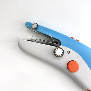 Máy may cầm tay mini cầm tay kim đơn với chuỗi khâu hình thành đi bộ chân nhựa dễ dàng mang theo điều kiện mới - Product Image 2