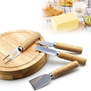 Famiglia formaggio set di coltelli con manico in legno - Product Image 5