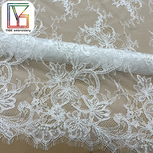 Tessuto in Pizzo Bianco <span class=keywords><strong>con</strong></span> Ricami, Perline e Paillettes, Pizzo Francese Chantilly <span class=keywords><strong>con</strong></span> Cordoncino per Abiti da Sposa - Product Image 4