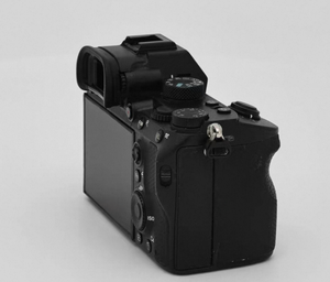 Appareil photo plein format A7M3 d'occasion — 24,2 MP + autofocus 693 points, excellent état, entièrement fonctionnel, le choix idéal pour les débutants en plein format ! - Product Image 5