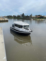 Kapal Pesiar Mewah Aluminium Gospel Offshore Easy Craft, Kapal Pancing Sport, Lambung V-Deep Bersertifikasi CE, Konstruksi Dilas, Motor Tempel