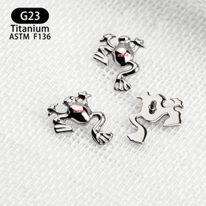 Boucles d'oreilles en alliage de titane en forme de grenouille G23 ASTM F136 de qualité médicale pour piercing d'oreille, de lèvre et clous d'oreille - Product Image 1