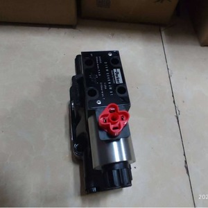 Vanne de commande directionnelle Parker D41VW004K4NJW 4 voies, inverseur 350 bars, électromagnétique hydraulique - Product Image 4