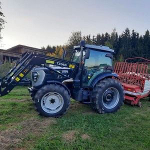 Nouveau tracteur agricole multifonctionnel 4x4 YTO 2024 en promotion pour usage domestique, prix abordable, avec moteur et boîte de vitesses intégrés - Product Image 1
