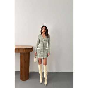 Vestido de Trabajo con Cuello en V y Estampado a Cuadros Verdes, Corte en A, Tejido de Tela, Ajuste Cómodo, Cintura Natural - Product Image 5