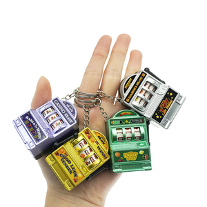 Portachiavi Portafortuna Lucky 7 Jackpot, Macchina della Lotteria, Souvenir Promozionale Economico per Casinò - Product Image 4