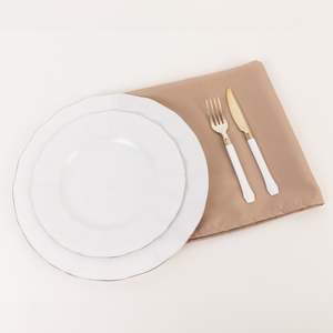 Proveedor de Servilletas de Poliéster para Conferencias, Restaurantes y Eventos Corporativos con Borde Cosido - Product Image 1