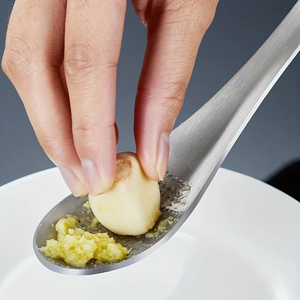Cuchara Ralladora Multifunción – Acero Inoxidable, Dientes Finos – Rala Jengibre, Ajo, Nuez Moscada; Raspas de Limón, Naranja – Cuchara para Servir – Ki - Product Image 3
