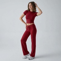 Ensemble décontracté 2 pièces personnalisé pour femme : T-shirt court à col rond et pantalon large – Tenue streetwear, loungewear et activewear