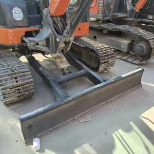 Escavatore Mini Hitachi ZX50u Usato da 5,0 Tonnellate, Ultra Compatto con Rotazione a Raggio Zero, Motore Isuzu, Macchina di Seconda Mano per Uso Interno e Paesaggistico - Product Image 2