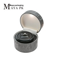 Boîte à bague Maya avec lumière LED blanche rotative, boîte cadeau de demande en mariage, boîte de rangement pour bijoux, design à motif circulaire, luxe léger