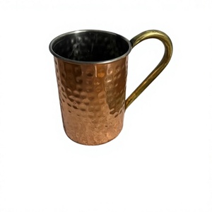 Mug de voyage en cuivre de qualité supérieure avec poignée en laiton martelé, compatible avec les aliments, passe au lave-vaisselle et au micro-ondes - Product Image 1
