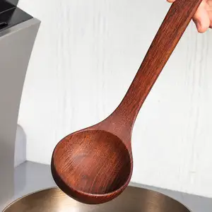 Kustom Pabrik gagang panjang kayu tahan panas besar bulat sendok sup alat dapur untuk memasak