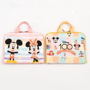 Set de table et glacière à double usage Sac de pique-nique en polyester isolé avec impression de dessins animés pour le voyage et le camping Largement utilisé - Product Image 1