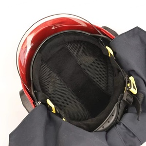 Casque de pompier rouge en fibre de verre durable avec protège-nuque pour les incendies de classe A et B - Product Image 4
