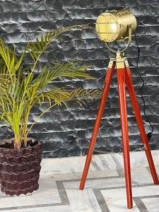 โคมไฟตั้งพื้นแบบสามขาทำจากไม้งานฝีมือดีไซน์ใหม่สไตล์โบราณสัญญาณทางทะเลไฟสปอตไลท์ที่ดีที่สุดพร้อมหลอดไฟโลหะ - Product Image 2