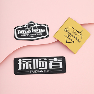 Étiquettes métalliques personnalisées à coudre pour vêtements, accessoires de mode gravés avec logo de marque sur mesure pour maillots de bain et vêtements - Product Image 2