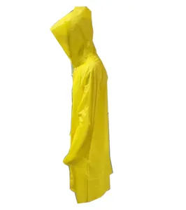 Capa de chuva em PVC de cores diferentes disponível com bolsos com ventilação nas costas capa de chuva leve reutilizável Modelo Turco Turquia