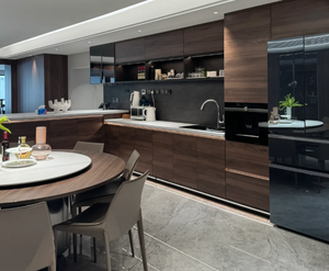 Ensemble complet d'armoires de cuisine modernes en bois massif personnalisées de haute qualité pour une conception de cuisine luxueuse - Product Image 2