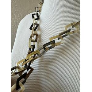 Collier artisanal en corne de buffle naturelle, bijoux tribaux traditionnels, accessoire élégant pour femmes et hommes, léger - Product Image 4