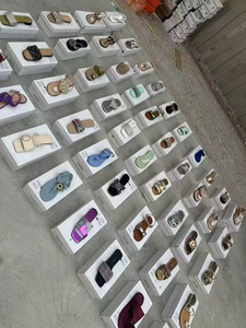 Sandalias Planas <span class=keywords><strong>de</strong></span> Talla Grande para <span class=keywords><strong>Mujer</strong></span> para Uso Exterior en Verano, Tendencia Versátil <span class=keywords><strong>de</strong></span> Verano para <span class=keywords><strong>Mujer</strong></span>, <span class=keywords><strong>Chanclas</strong></span> <span class=keywords><strong>de</strong></span> <span class=keywords><strong>Playa</strong></span> con Diseño Mixto - Product Image 4