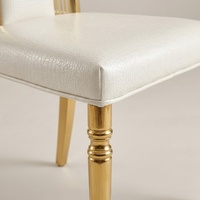 Chaise de banquet à dossier haut, design géométrique ajouré, structure en métal doré brillant, coussin en PU, pour événements, mariages, hôtels et fêtes