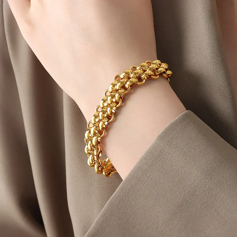 Set di gioielli di temperamento collana a catena di design spessa bracciale placcato oro per le donne di san valentino e festa della mamma regalo