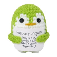5CM dessin animé tricoté pingouin Mini vie positive coeur à la main Crochet pingouin cadeaux en peluche carte Positive soutien émotionnel