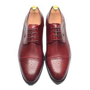 Chaussures en cuir imperméables d'automne de mariage d'affaires de style Oxford faites à la main de haute qualité pour hommes avec lacets en cuir - Product Image 2
