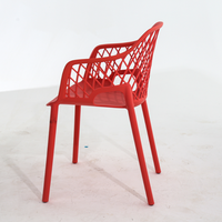 Chaise de salle à manger en plastique rouge avec dossier, vente en gros à prix abordable pour les clients