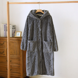 Camisón de felpa grueso de invierno para parejas, albornoces con capucha suaves y cálidos, fabricante al por mayor - Product Image 4