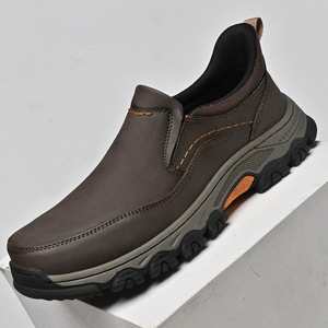 Mocassins pour hommes en cuir PU rétro britannique, à enfiler, semelle en caoutchouc, doublure en peluche, chaussures décontractées tendance - Product Image 1