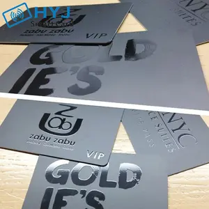 Carta regalo in PVC CR80 con stampa UV personalizzata all'ingrosso con codice a barre unico tessera VIP