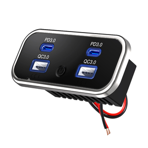 Caricatore USB Personalizzato Reversibile con 4 Porte USB Quick Charger 3.0 USB-A 18W e PD20W, Presa USB Integrata 12V 24V per Auto con Interruttore TACT - Product Image 1