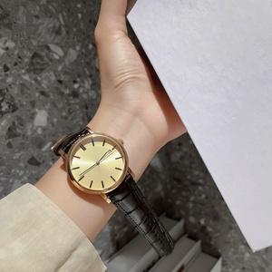 Reloj de Lujo para Pareja de Alta Calidad, Movimiento de Cuarzo, Correa de Cuero de Cocodrilo, Espejo de Zafiro Curvo, Resistente al Agua para Uso Diario - Product Image 4