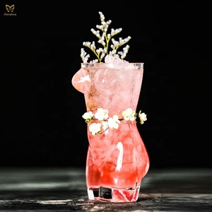 Vasos de Cóctel de 400 ml con Diseño de Cuerpo de Mujer para Cerveza y Cócteles - Product Image 5