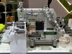 Industrial Sewing Machine Flat-<b>Bed</b> Chain Stitch New Iron for High-<b>end</b> Clothing and Curtains - Product Image 3