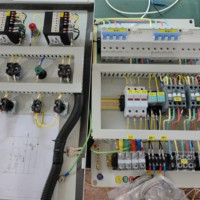 Boîtier de distribution personnalisable 415V 63A IP55 hybride en acier avec verrouillage pour un contrôle de puissance stable sur les sites industriels
