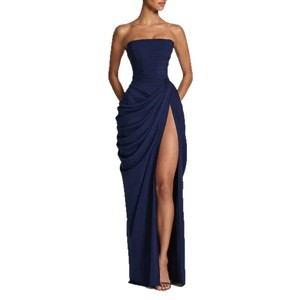 Q1335-2026 Nuovi Arrivi Estivi Abiti da Sera Eleganti Senza Spalline con Pieghe e Spacco Lungo fino al Pavimento per Donne - Product Image 5