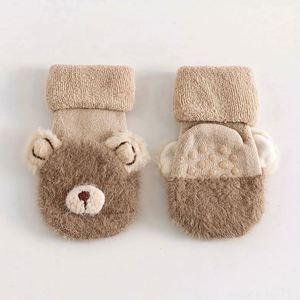 Chaussures et chaussettes chaudes, tendance et durables pour tout-petits, en coton éponge épais pour l'hiver, antidérapantes, avec logo personnalisable - Product Image 5