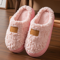 Chaussons en peluche pour hommes et femmes, chauds et moelleux pour l'hiver, à bout fermé, antidérapants, à semelle épaisse, pour la maison, pour couple