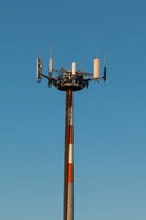 Fabricant de tour de télécommunication monopôle en acier galvanisé à chaud de 30 m pour réseau mobile