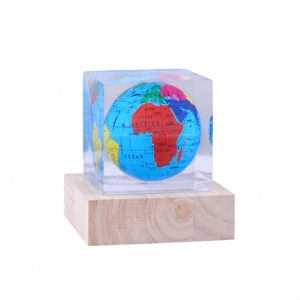 Transparent <b>Resin</b> Earth Globe Paperweight Custom Logo Office Desk Decoration Souvenir Gift <b>Resin</b> <b>Craft</b> Supplier - Product Image 3