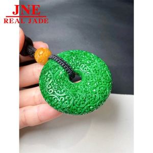 Venta al por mayor <span class=keywords><strong>de</strong></span> fábrica: Collar con colgante <span class=keywords><strong>de</strong></span> <span class=keywords><strong>jade</strong></span> tipo A verde intenso con diseño <span class=keywords><strong>de</strong></span> hebilla <span class=keywords><strong>de</strong></span> la paz tallada, venta al por mayor - Product Image 5