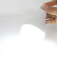 E27 B22 Batterie rechargeable rechargeable Charge rechargeable Ampoule LED rechargeable d'urgence