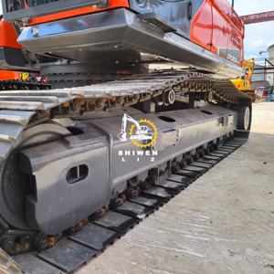 Excavatrice d'occasion à prix avantageux Dx300LC-9C à vendre, d'origine coréenne, hydraulique sur chenilles, DOOSAN Dx300LC-9C rouge, bon état - Product Image 6